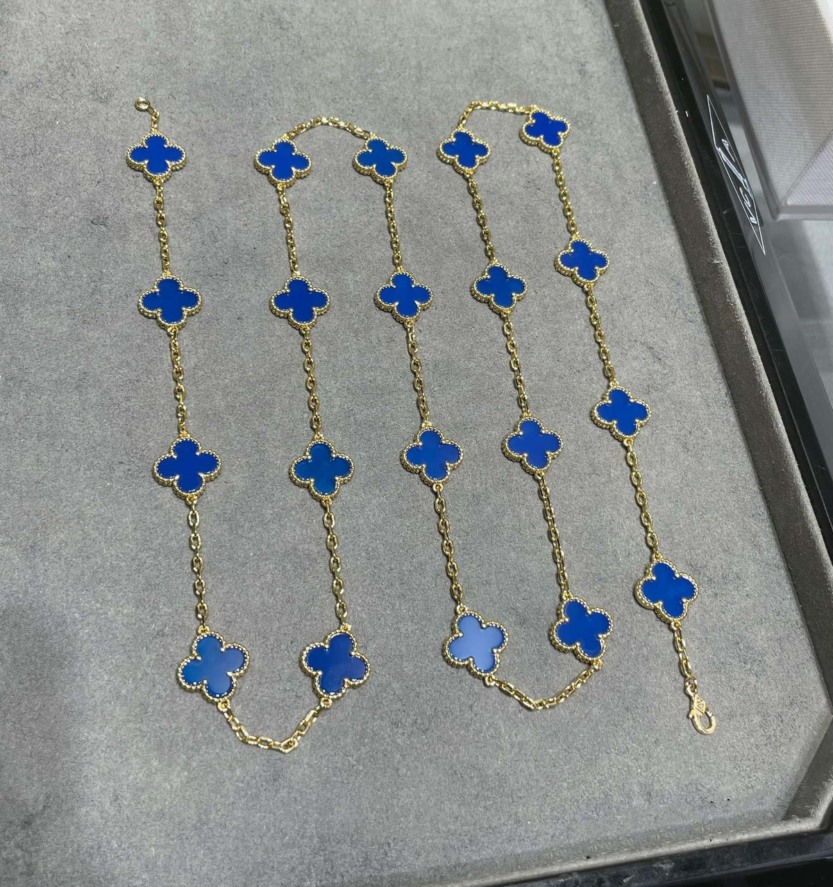Van Cleef & Arpels CLOVER 20 MOTIF AGATE 86CM NECKLACE